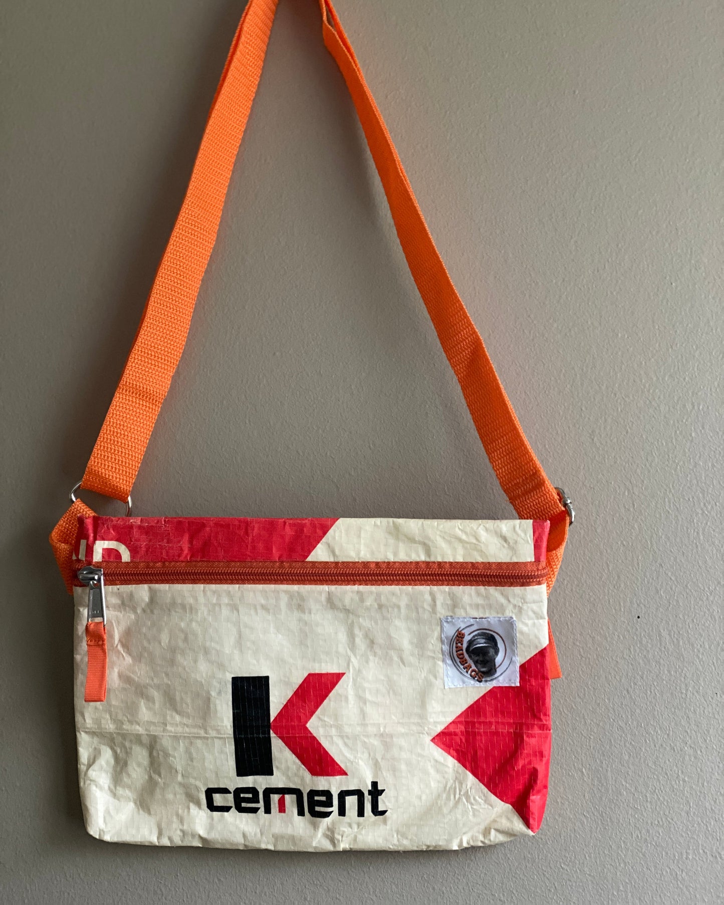 Mini bag i genbrugte materialer