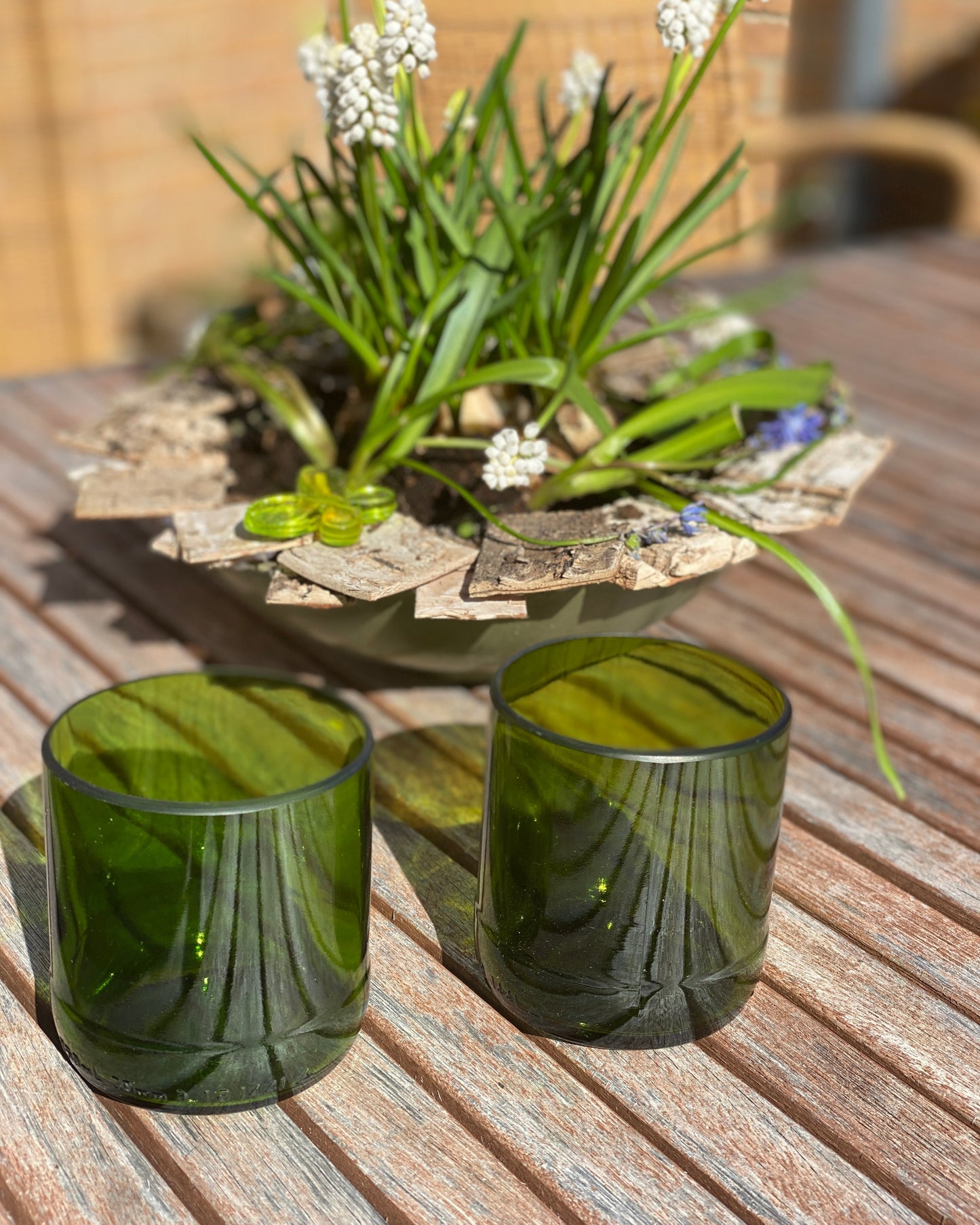 Glas af genbrugte vinflasker – upcyclet design | ZirCular
