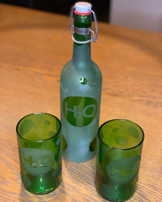 Upcycled H2O vandglasogflaske