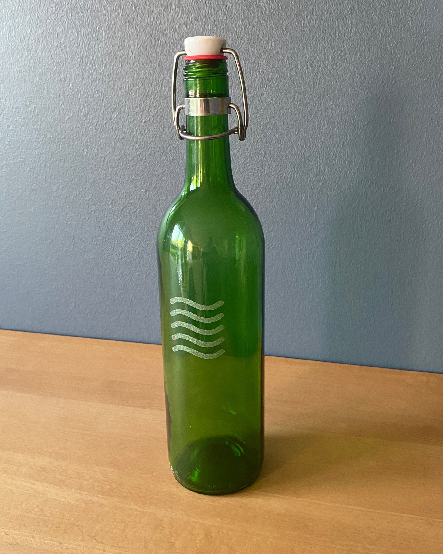 Vandflaske med patentlåg "Wave"