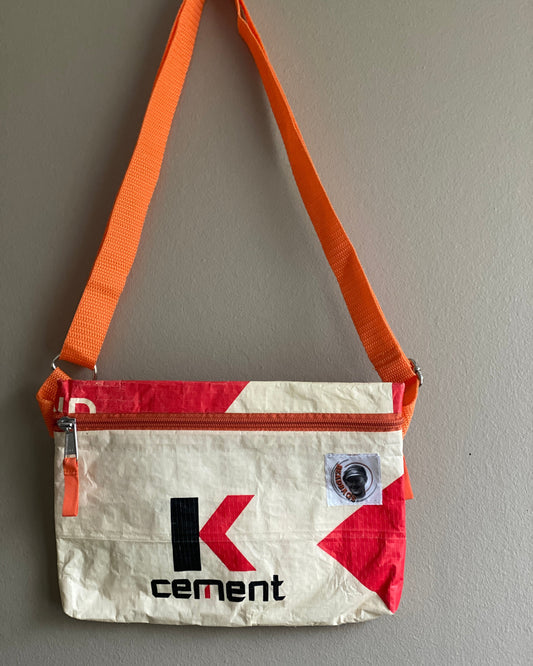 Mini bag i genbrugte materialer