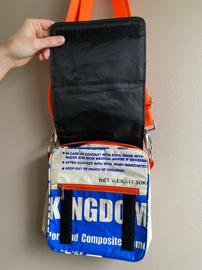 Skuldertaske i genbrugte materialer