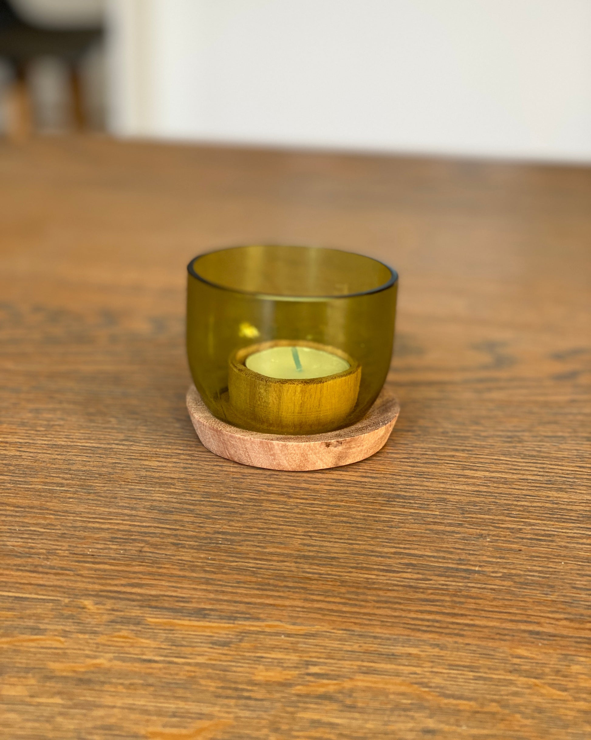 Glas af genbrugte vinflasker – upcyclet design | ZirCular