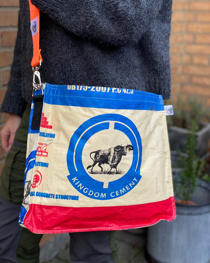 Beadbags skuldertaske bæredygtighed upcycling