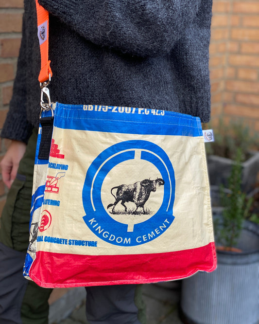 Beadbags skuldertaske bæredygtighed upcycling
