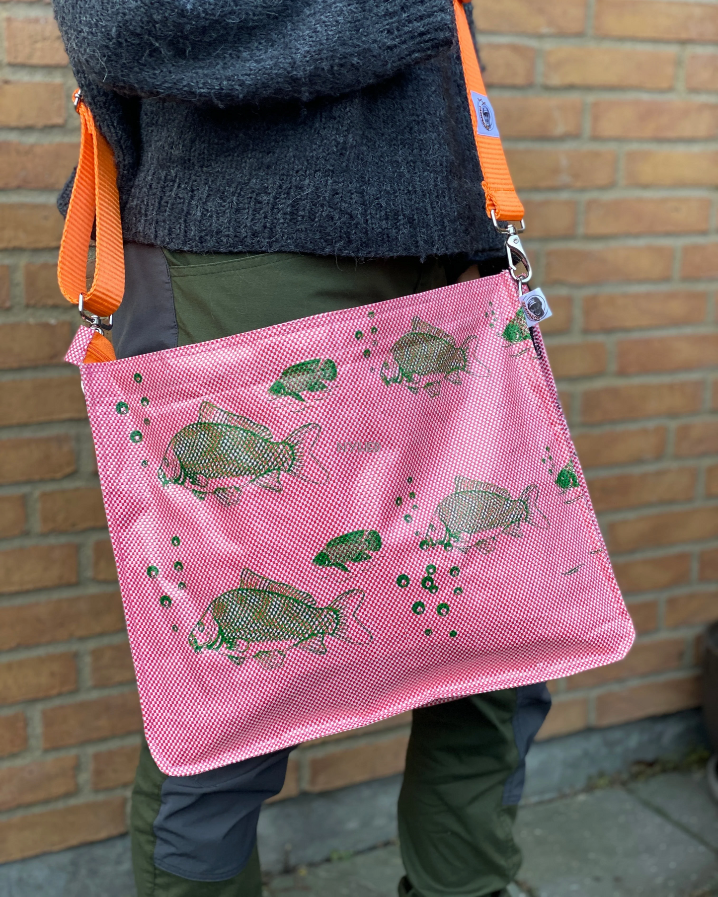 Watermarked - Beadbags TJ77Q Classic skuldertaske - rosa med grønne fisk